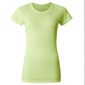 Lululemon Swiftly Tech Short Sleeve Crew size 8